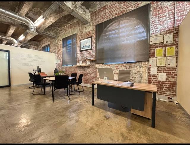 1,508M² OFFICE TO LET IN POINT WATERFRONT